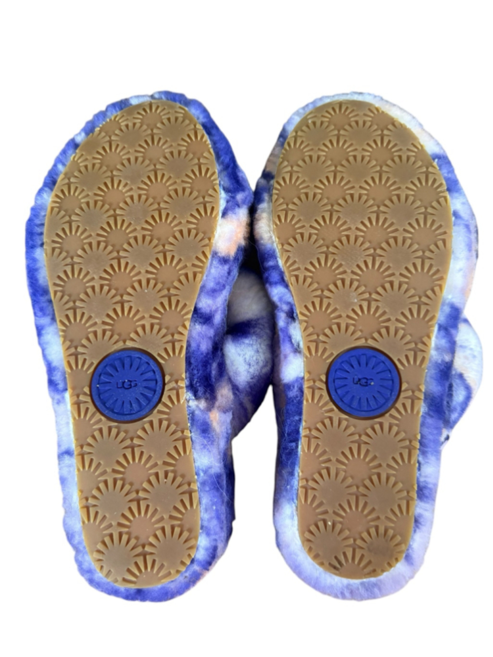 Women's UGG Tie-Dye Fluff Slippers, size 7 - Picture 5 of 7